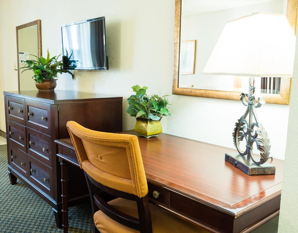 Quality Inn Tampa Luaran gambar